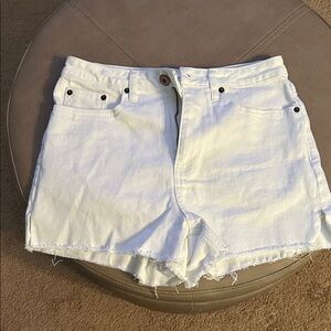 Casual White Frayed Hem Jean Shorts